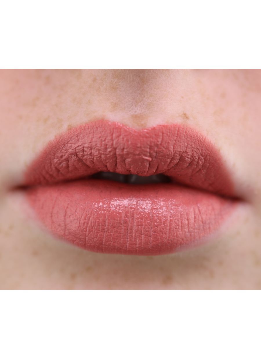 703 Lipstick Kissable