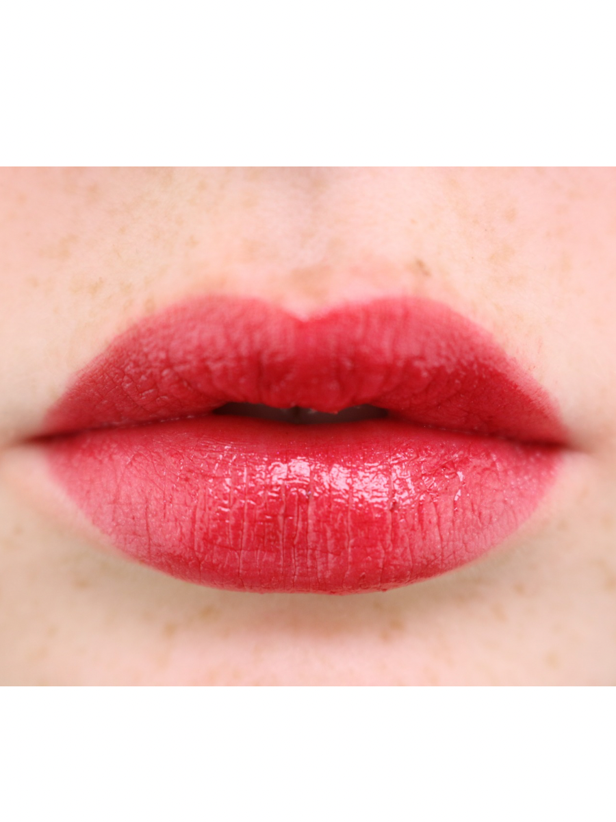 701 Lipstick Radiant Red
