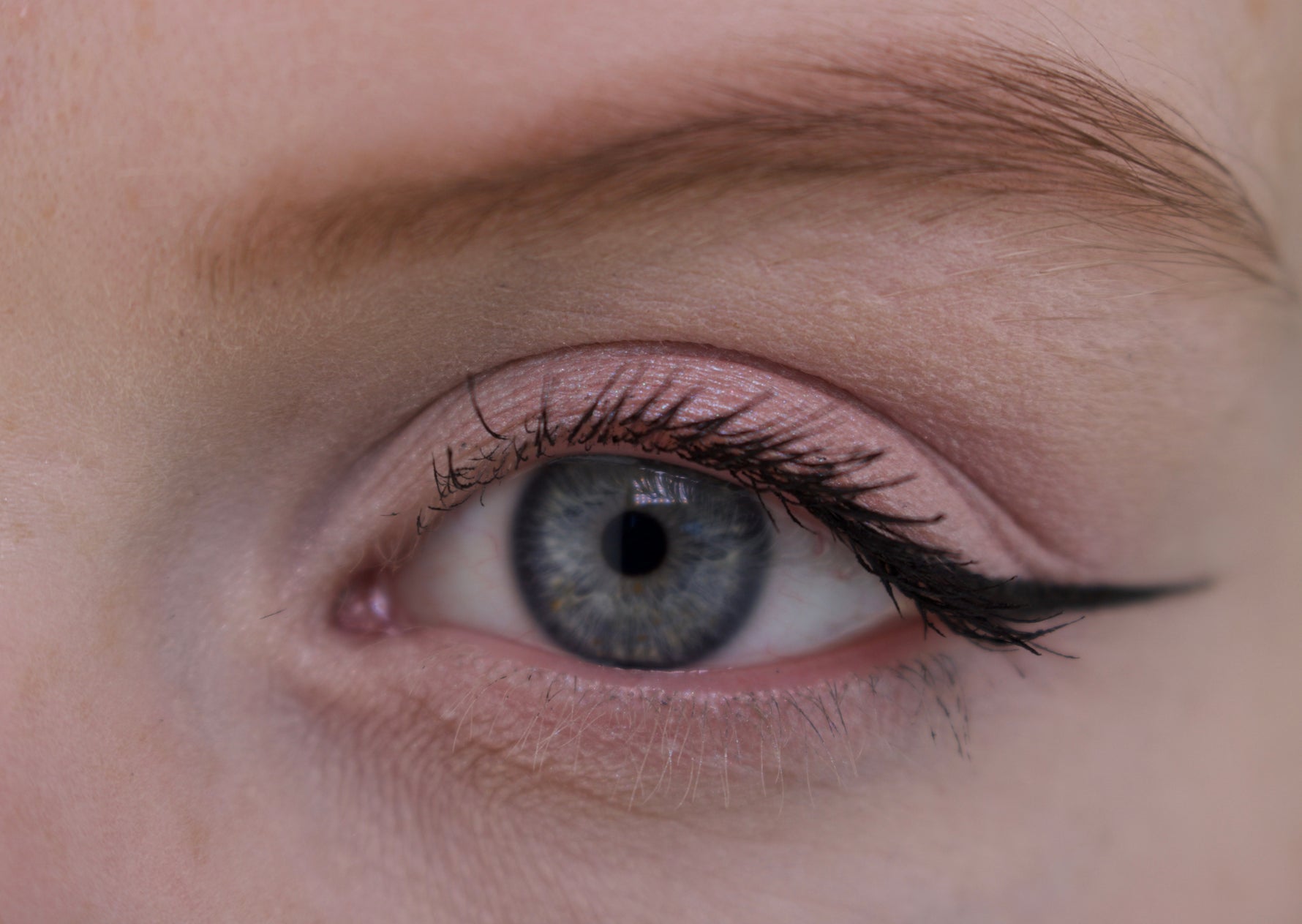 Eyeshadow Royal Pearl voorbeeld oog open